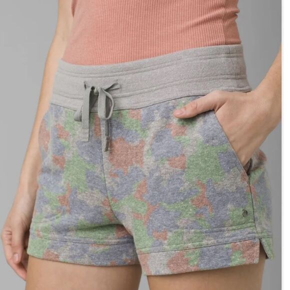 PrAna Cozy Up short 🖤 NWT 🖤 Heather Gray montage 🖤 XS - Picture 1 of 4